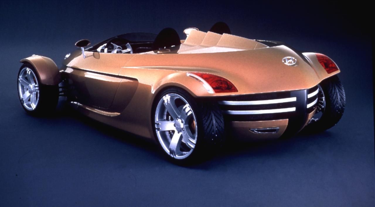 2000 Hyundai NEOS Concept Image. Photo 2 of 3