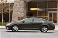 Lexus ES 350 Monthly Vehicle Sales