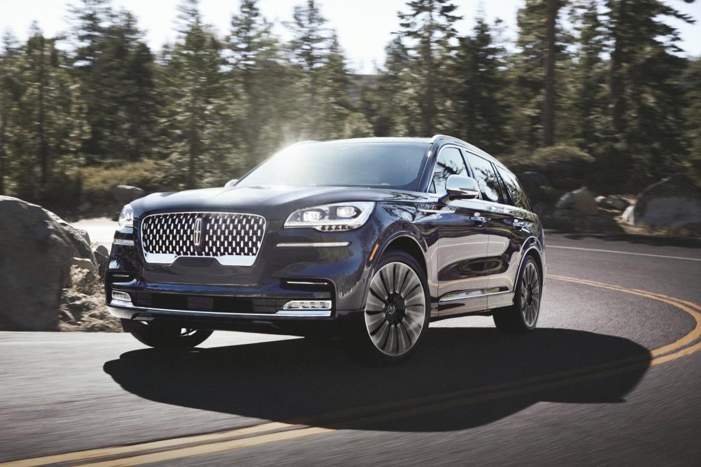 All-New Lincoln Aviator Takes On Bumps, Dips, Turning Every Trip Into A Refined Journey