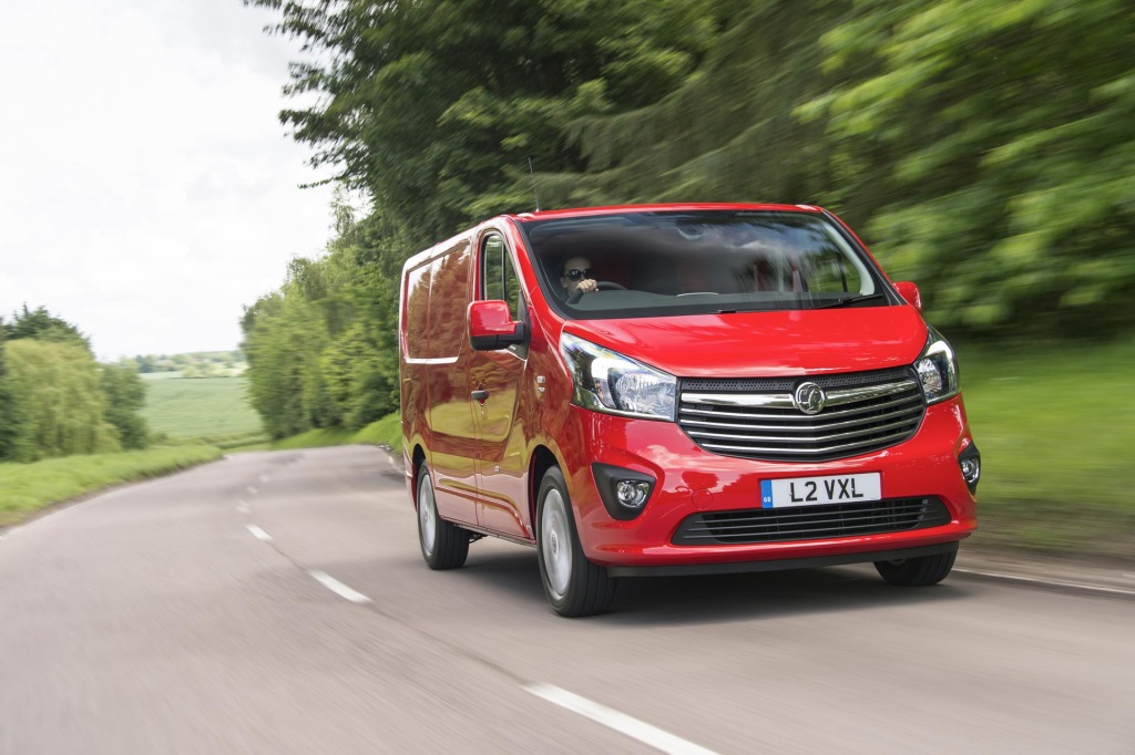 VAUXHALL VIVARO ENDS YEAR ON A HIGH WITH WHAT VAN? AWARD